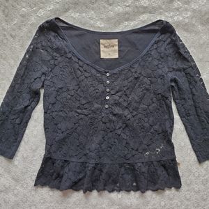 Hollister dark navy dainty lace top | size xs